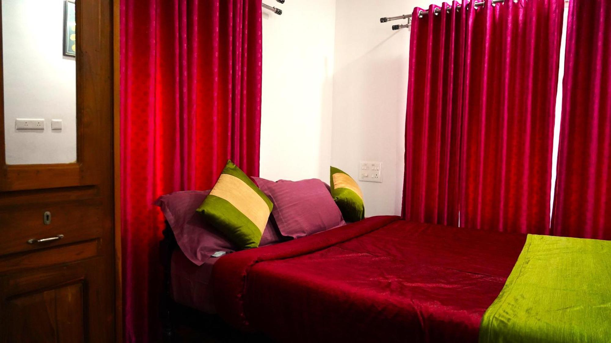 Arabian Nights Munnar Villa ภายนอก รูปภาพ